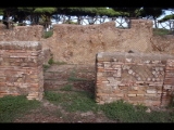 02132 ostia - regio ii - insula viii - domus di apuleio (ii,viii,5) - raum o - 09-2022.jpg